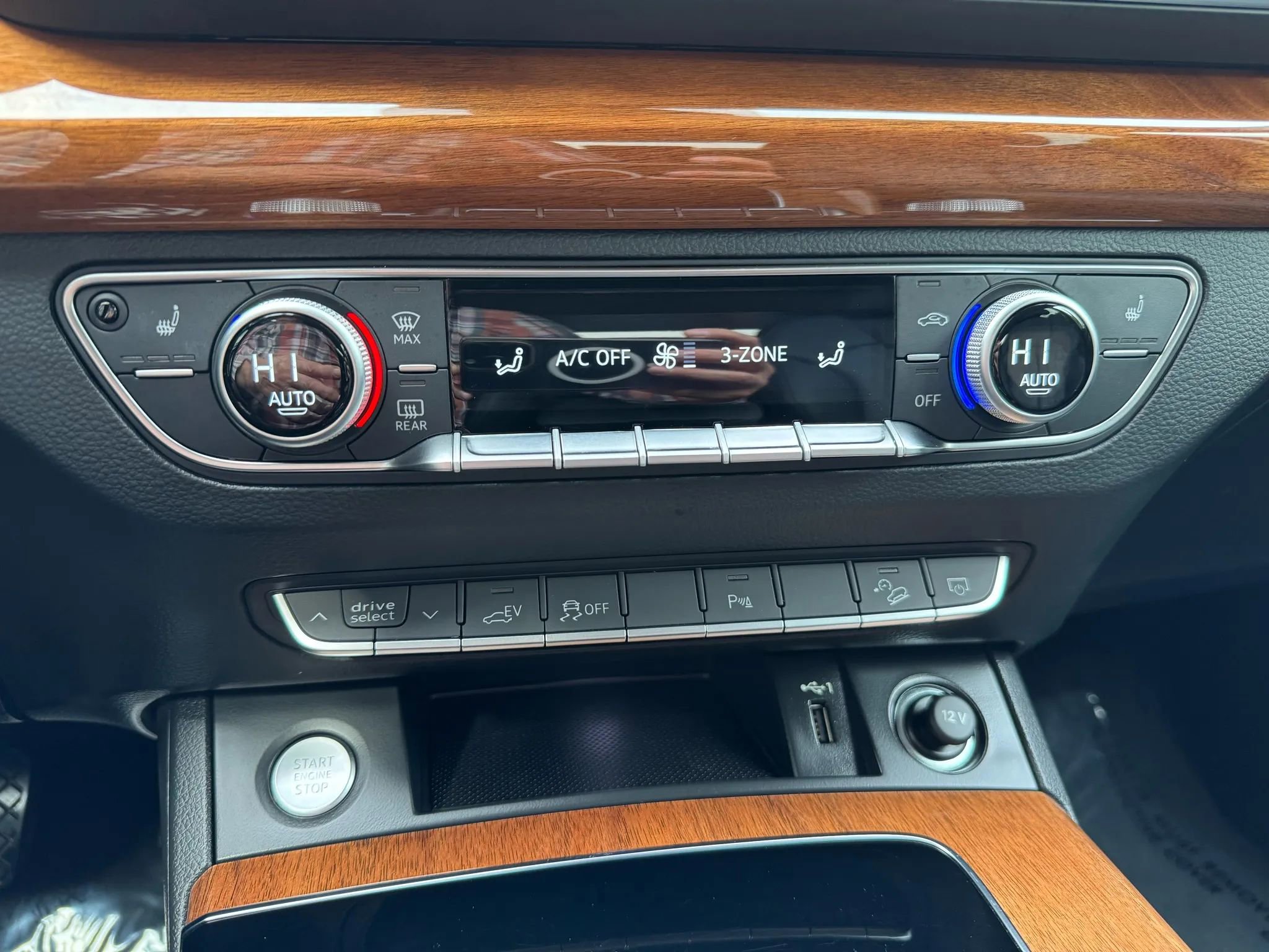 Used 2022 Audi Q5 e Premium w/ Convenience Package image 40