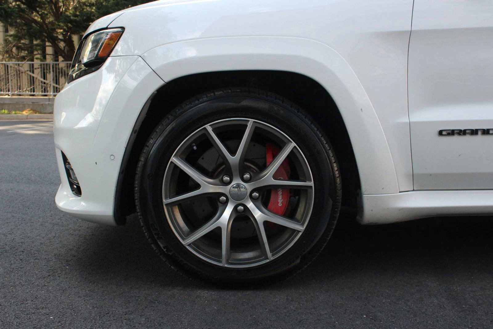 Used 2017 Jeep Grand Cherokee SRT AWD/4WD image 11