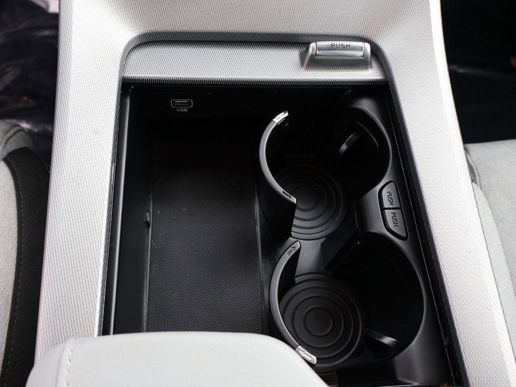 Used 2022 Hyundai Palisade SE image 50