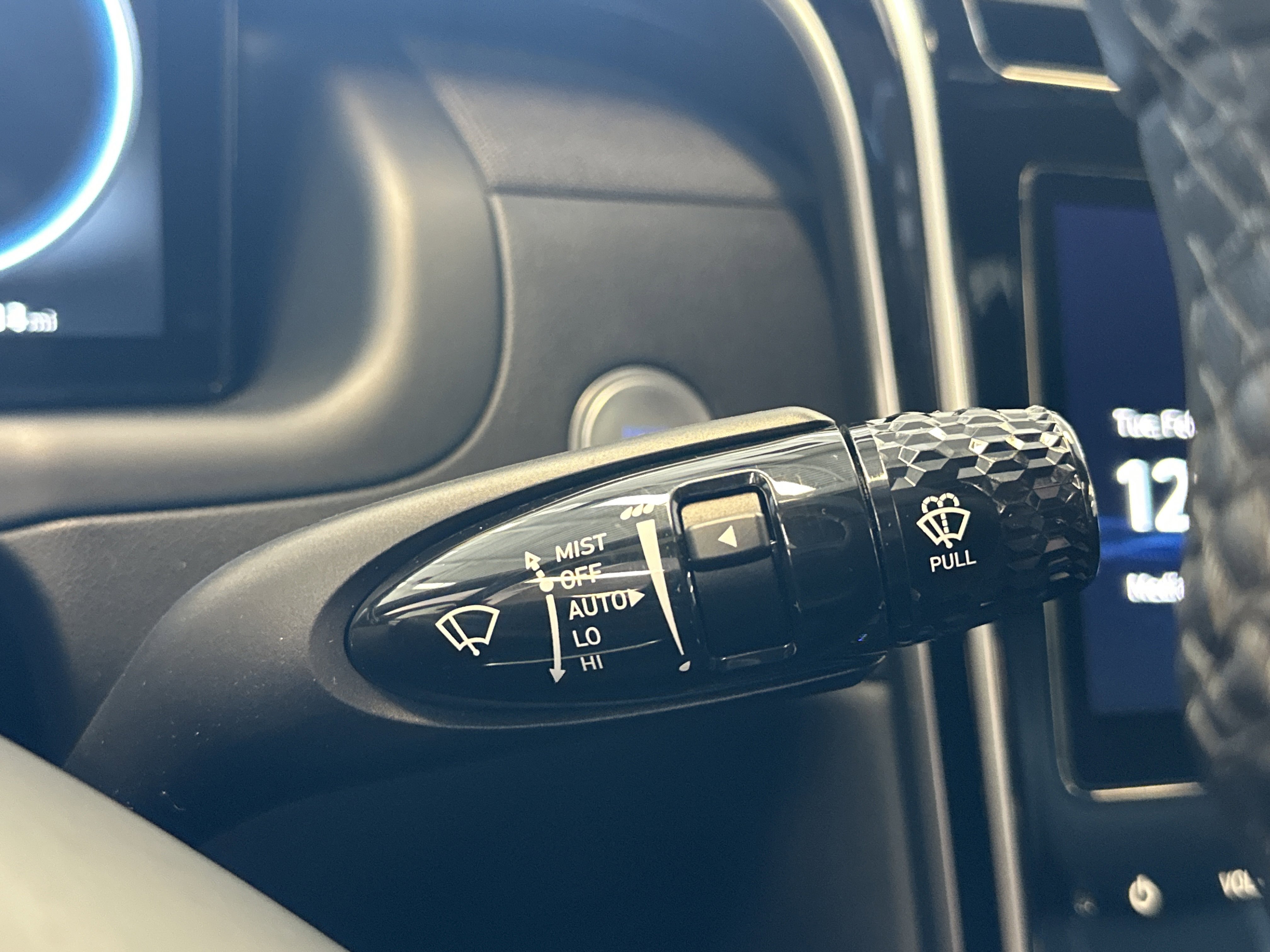 Used 2024 Hyundai Santa Cruz Limited image 32