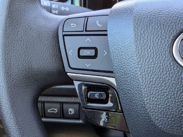 Used 2025 Toyota Camry LE FWD image 25