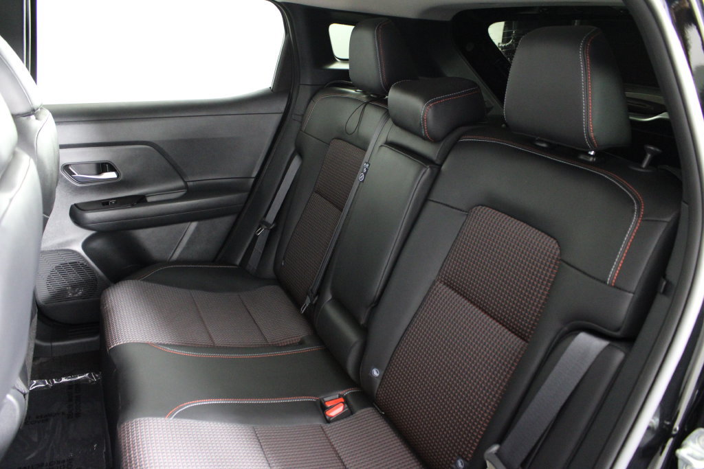 Certified 2026 Nissan Kicks SR FWD image 21
