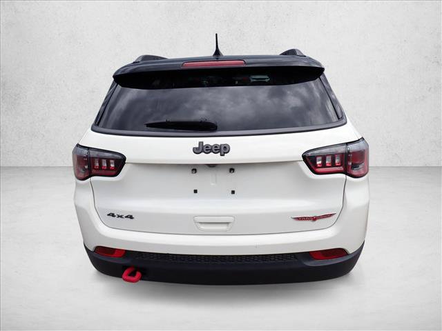 Used 2018 Jeep Compass Trailhawk w/ Leather Interior Group AWD/4WD image 3