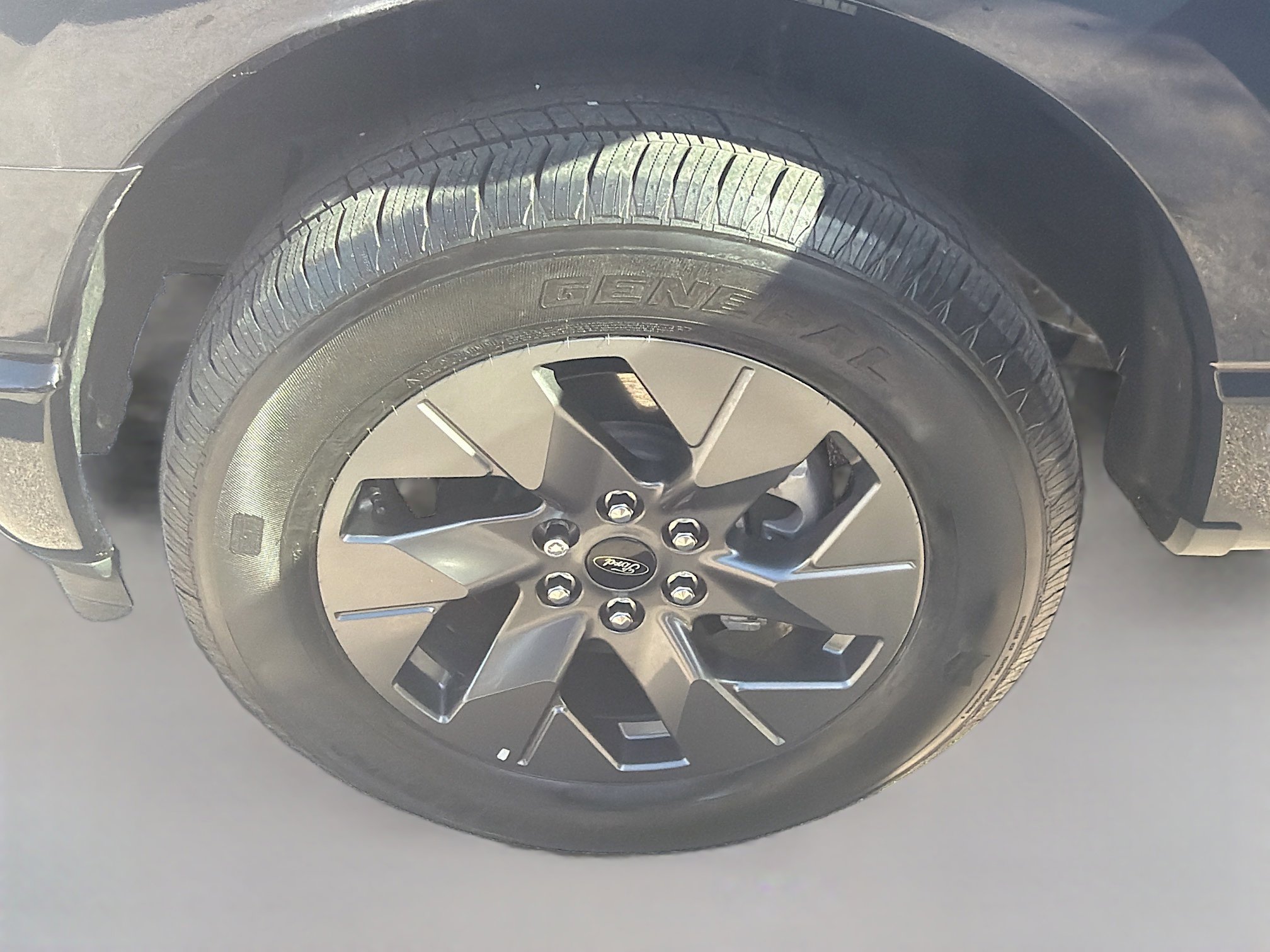 Used 2023 Ford F150 Lightning Lariat image 33