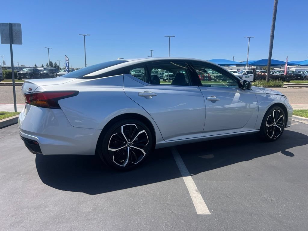 Used 2025 Nissan Altima 2.5 SR FWD image 15