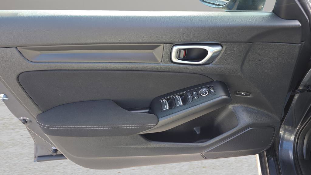 Used 2023 Honda Civic Sport image 9