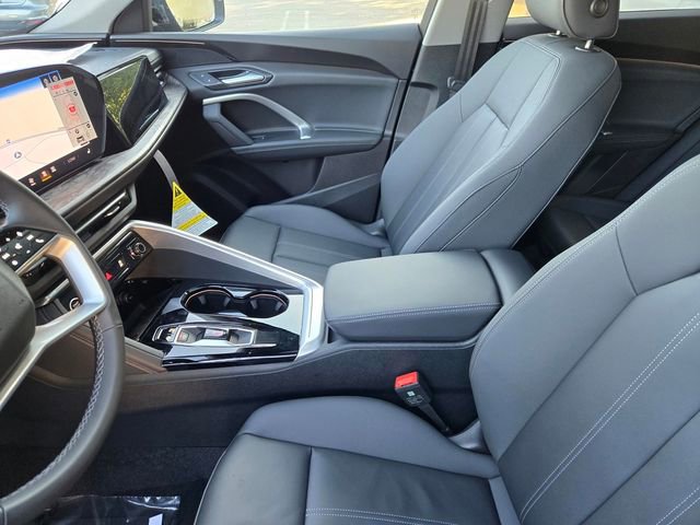 Used 2025 Audi Q5 Premium w/ Convenience Package image 27