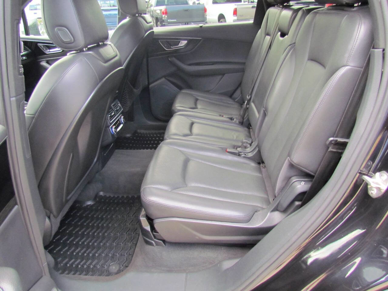 Used 2017 Audi Q7 3.0T Premium Plus image 12