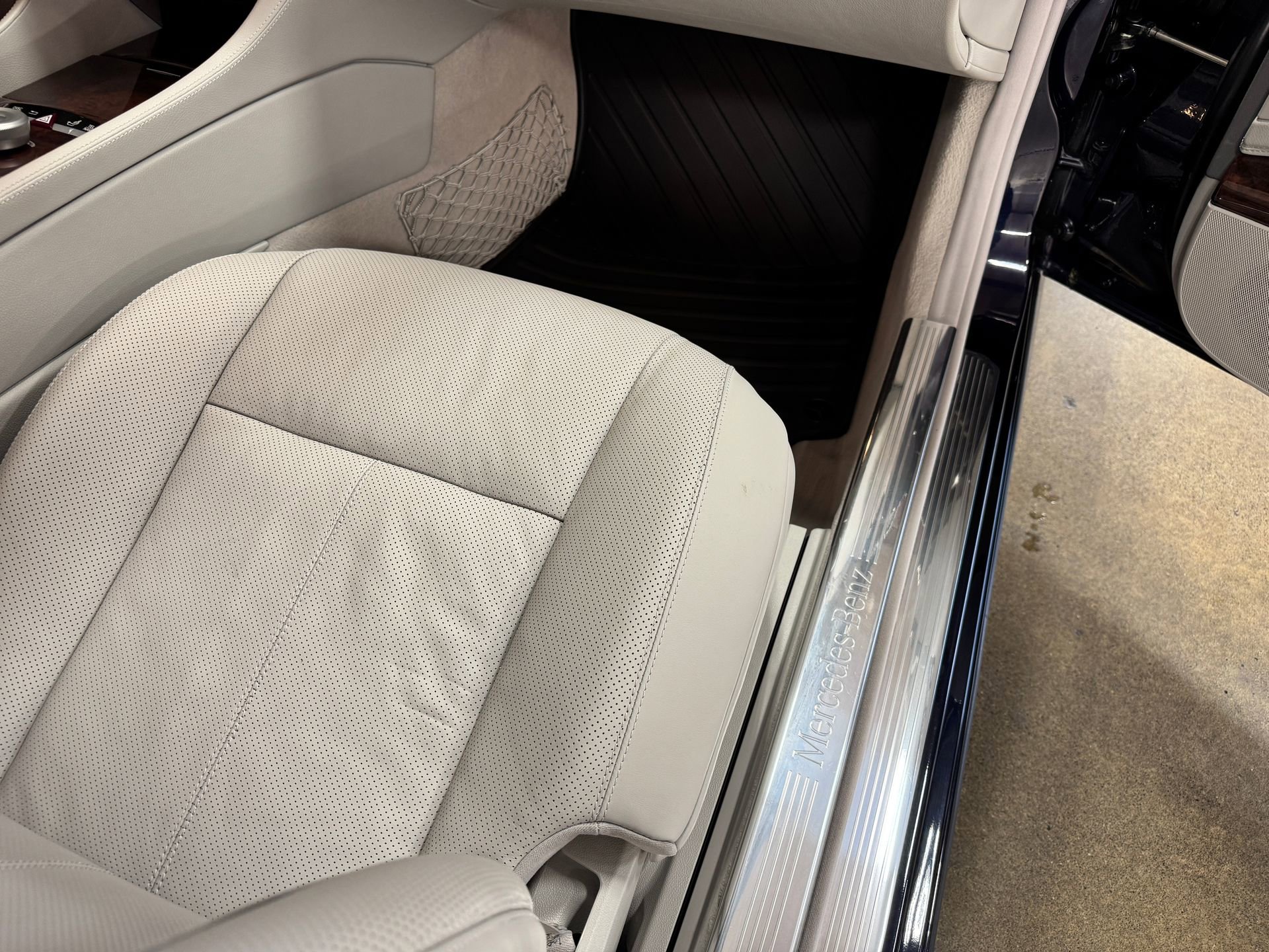 Used 2011 Mercedes-Benz CL 550 4MATIC image 29