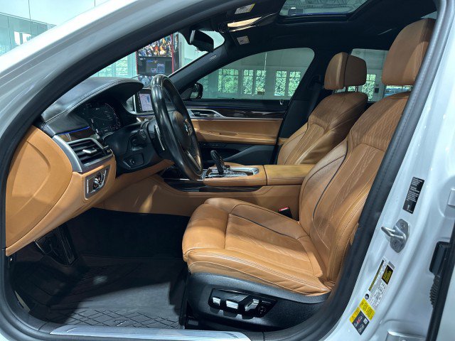 Used 2020 BMW 745e xDrive AWD/4WD image 43