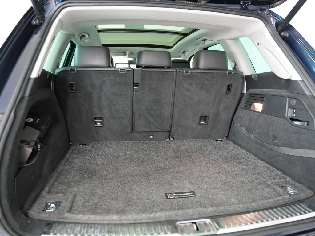 Used 2013 Volkswagen Touareg VR6 image 37