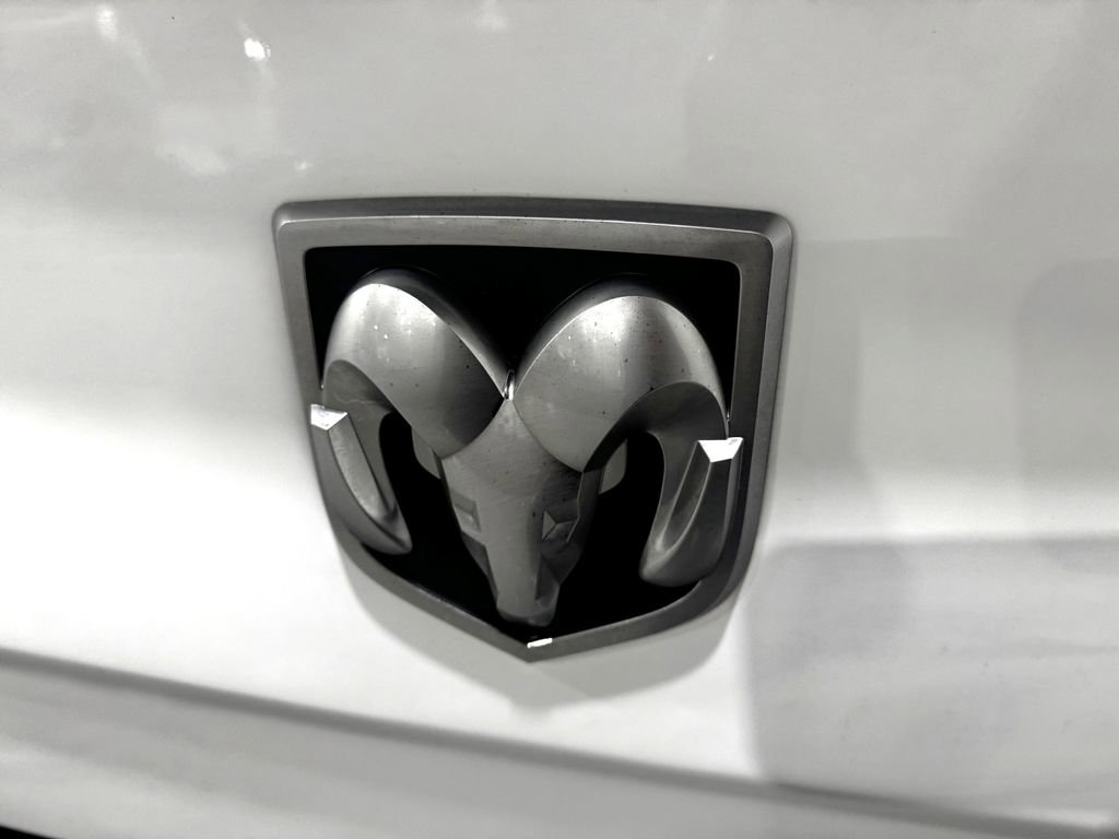 Used 2022 RAM 1500 Classic SLT image 35