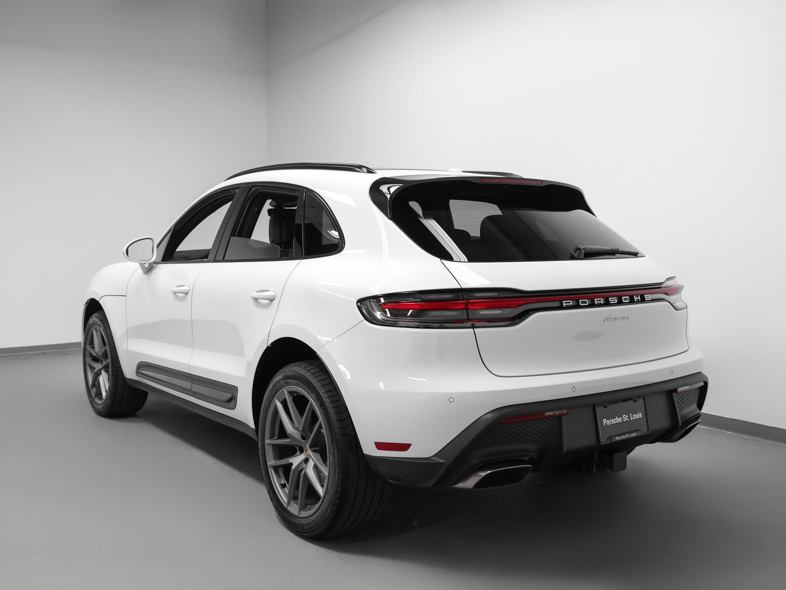 New 2026 Porsche Macan AWD/4WD image 3