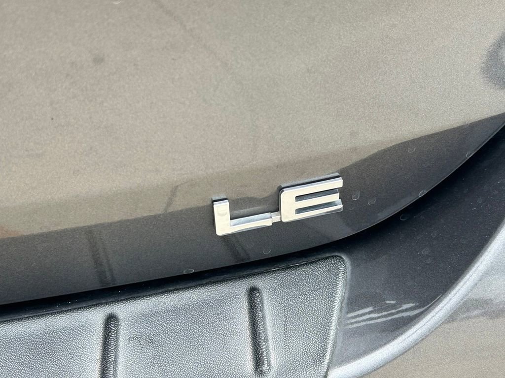Used 2023 Toyota Highlander LE FWD image 13