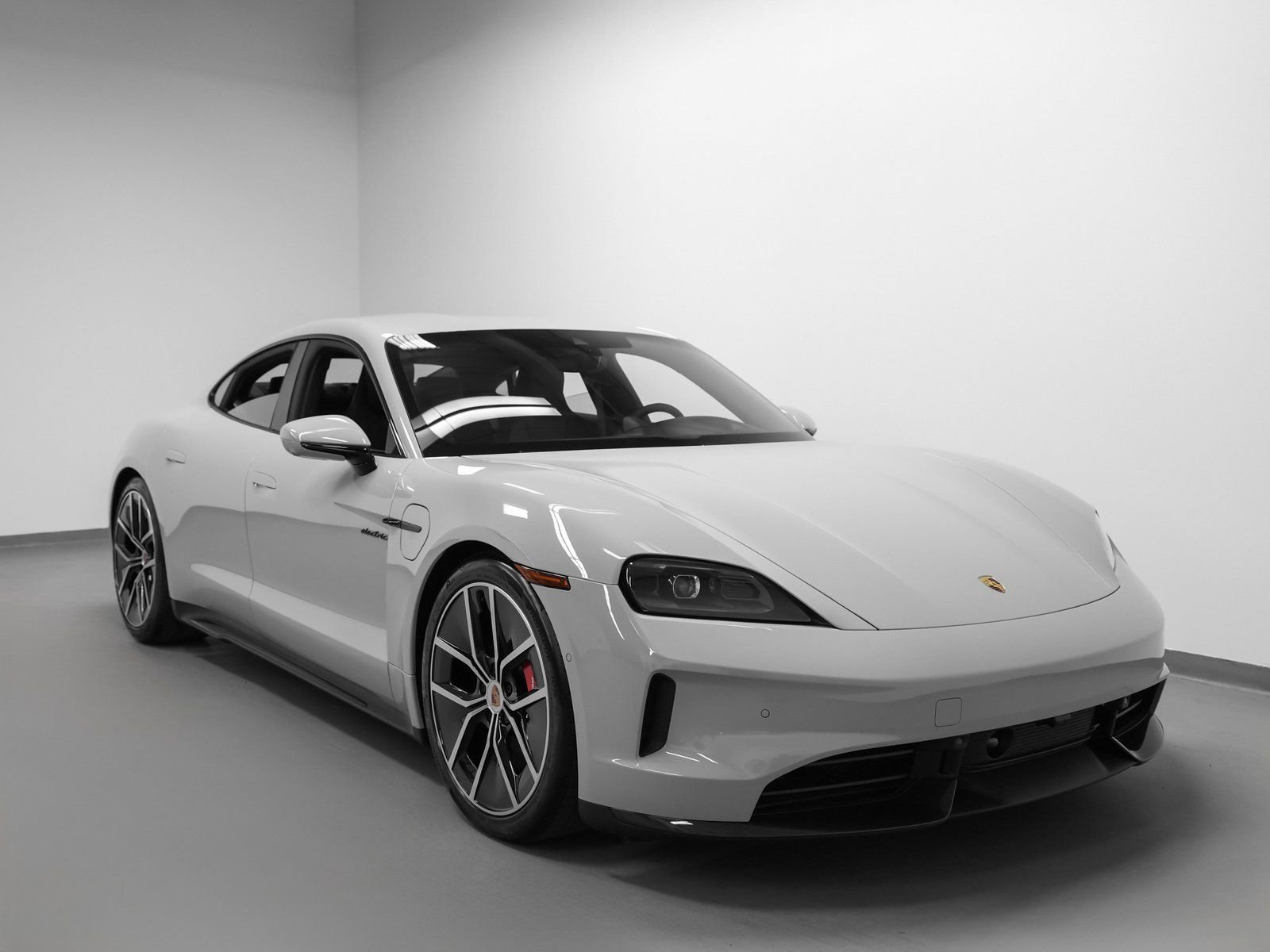 New 2026 Porsche Taycan GTS image 10