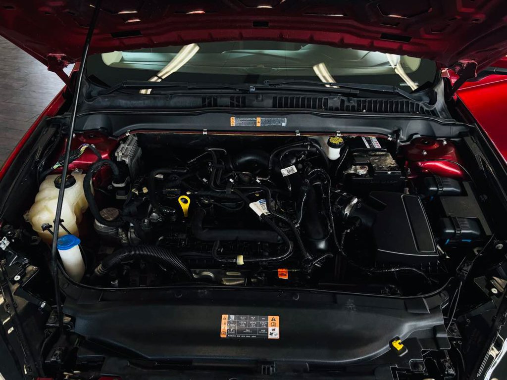 Used 2018 Ford Fusion SE w/ Fusion SE Technology Package FWD image 19