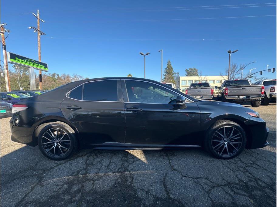 Used 2022 Toyota Camry SE image 9