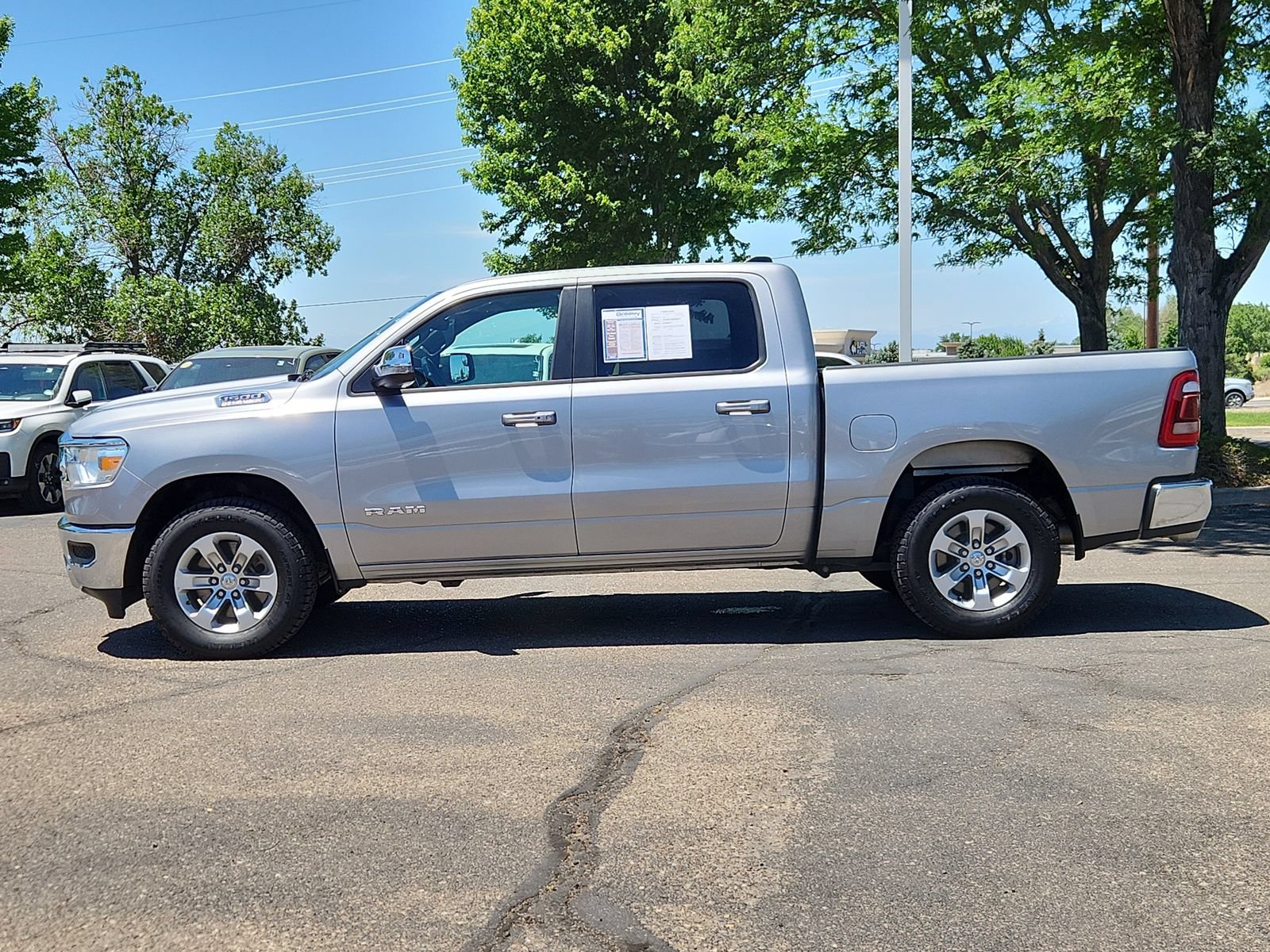 Used 2023 RAM 1500 Laramie AWD/4WD image 2