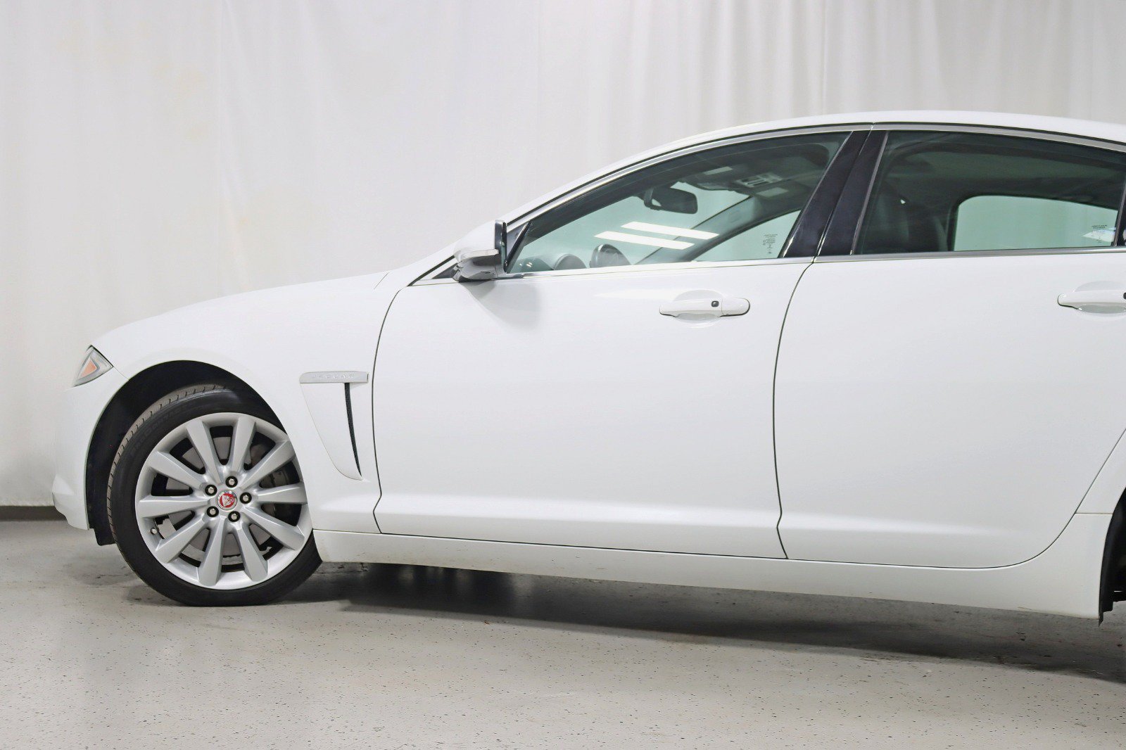 Used 2014 Jaguar XF 3.0 AWD/4WD image 12