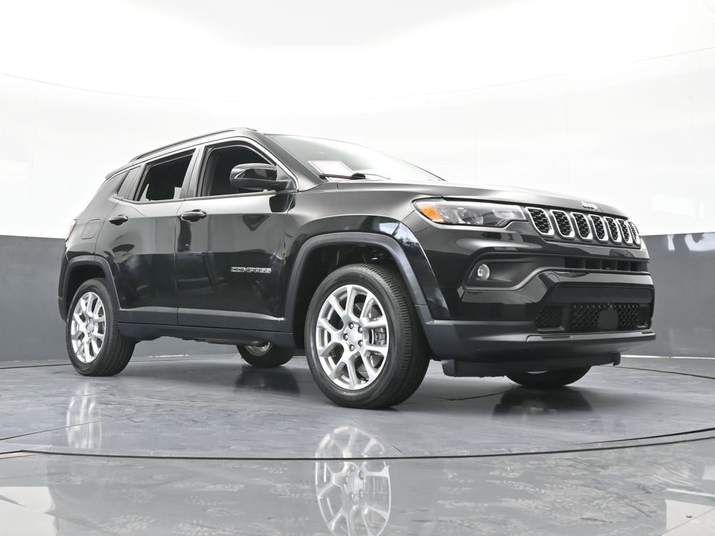 Used 2024 Jeep Compass Latitude image 56