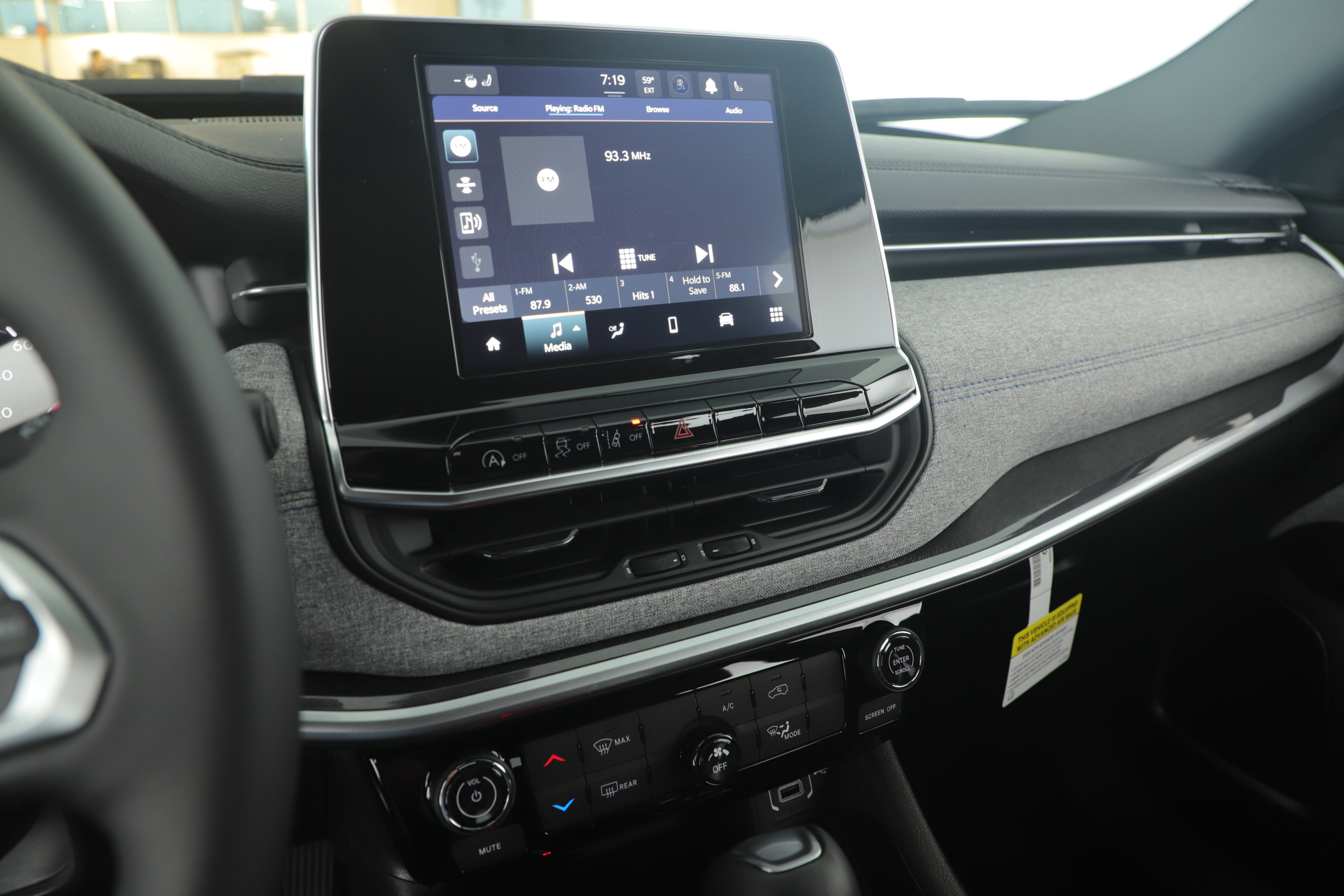 New 2026 Jeep Compass Latitude image 13