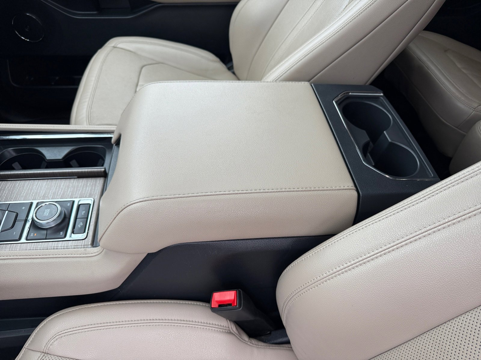 Used 2023 Ford Expedition Max Limited image 14