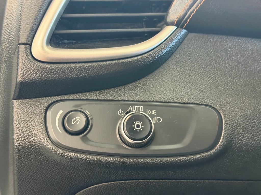 Used 2018 Chevrolet Trax LS FWD image 16