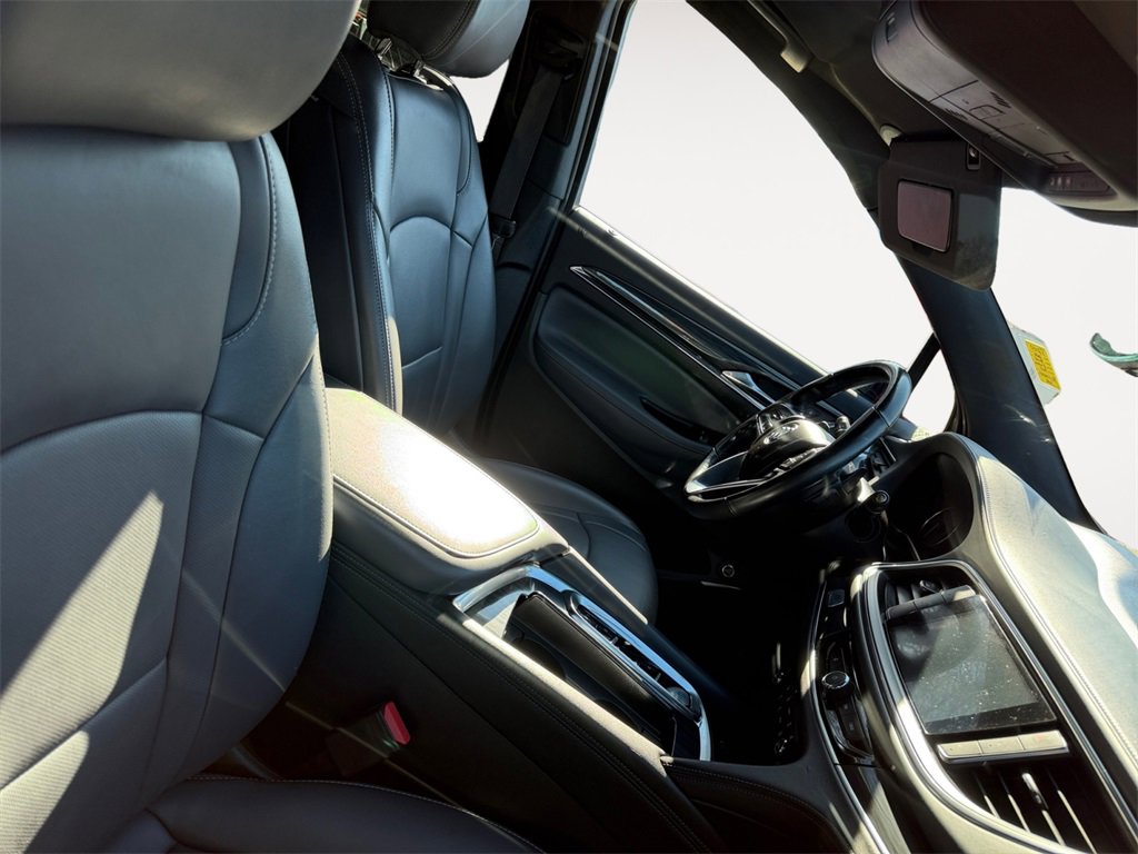 Used 2024 Buick Enclave Premium image 5