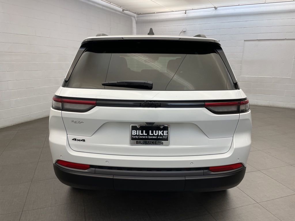 New 2026 Jeep Grand Cherokee Limited w/ Limited Altitude Package image 4