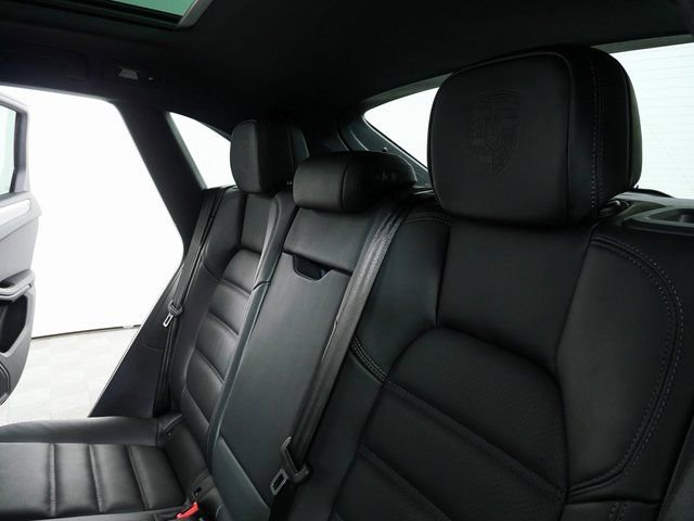 New 2026 Porsche Macan image 23