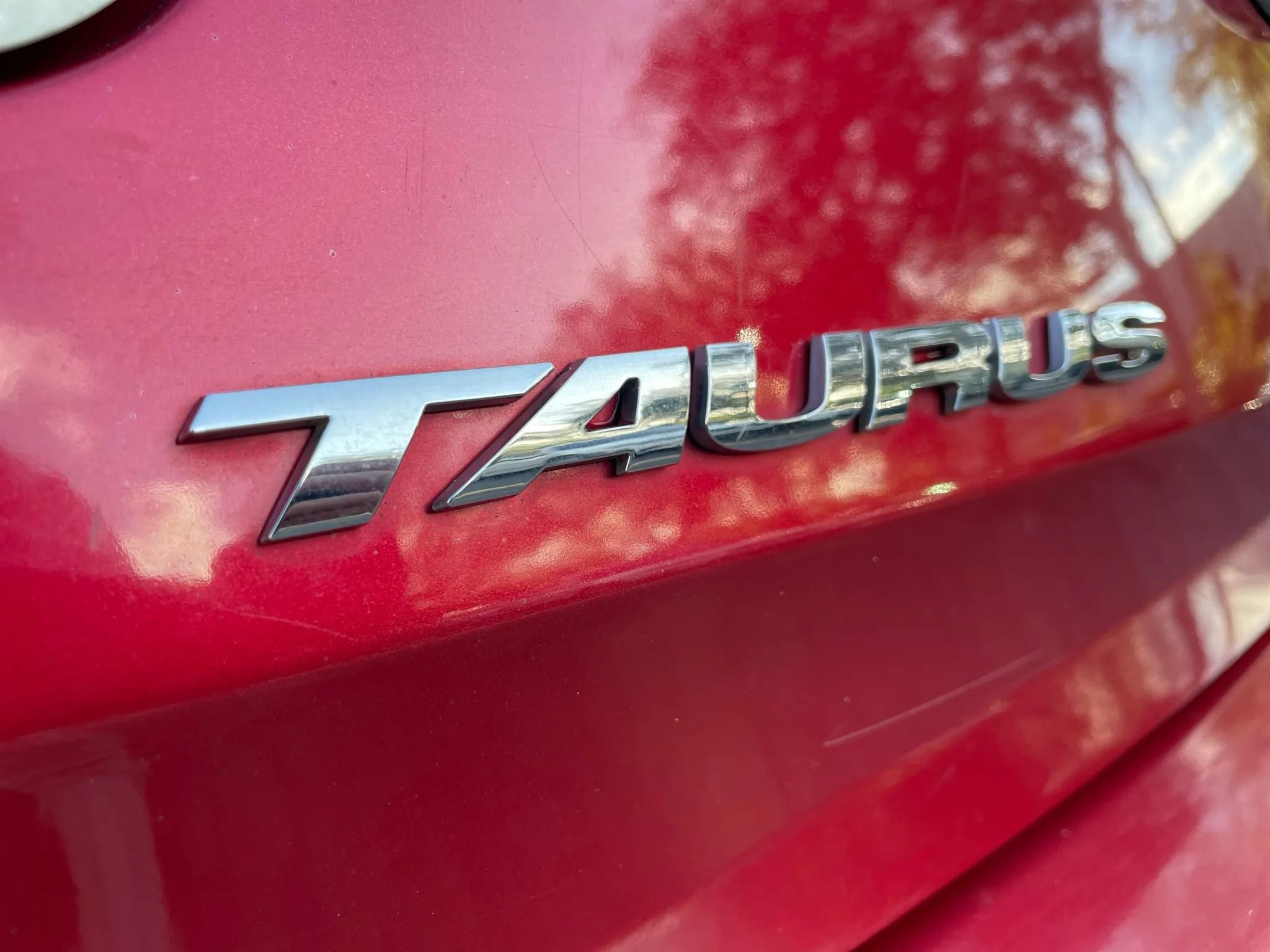 Used 2010 Ford Taurus Limited image 9