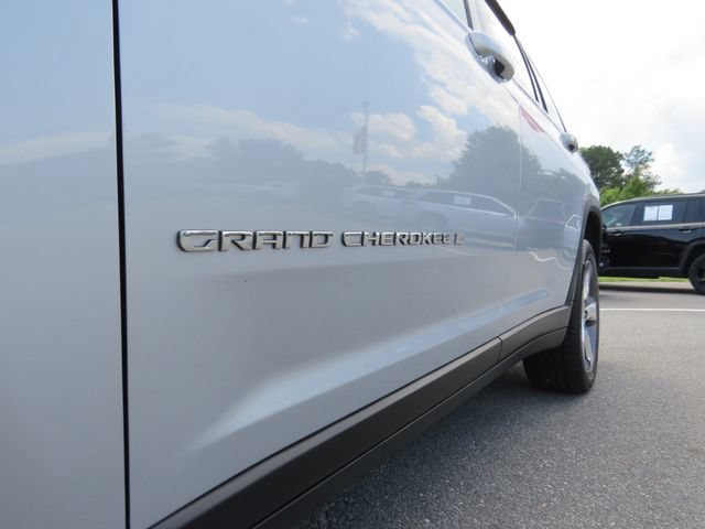 Used 2021 Jeep Grand Cherokee L Limited RWD image 13