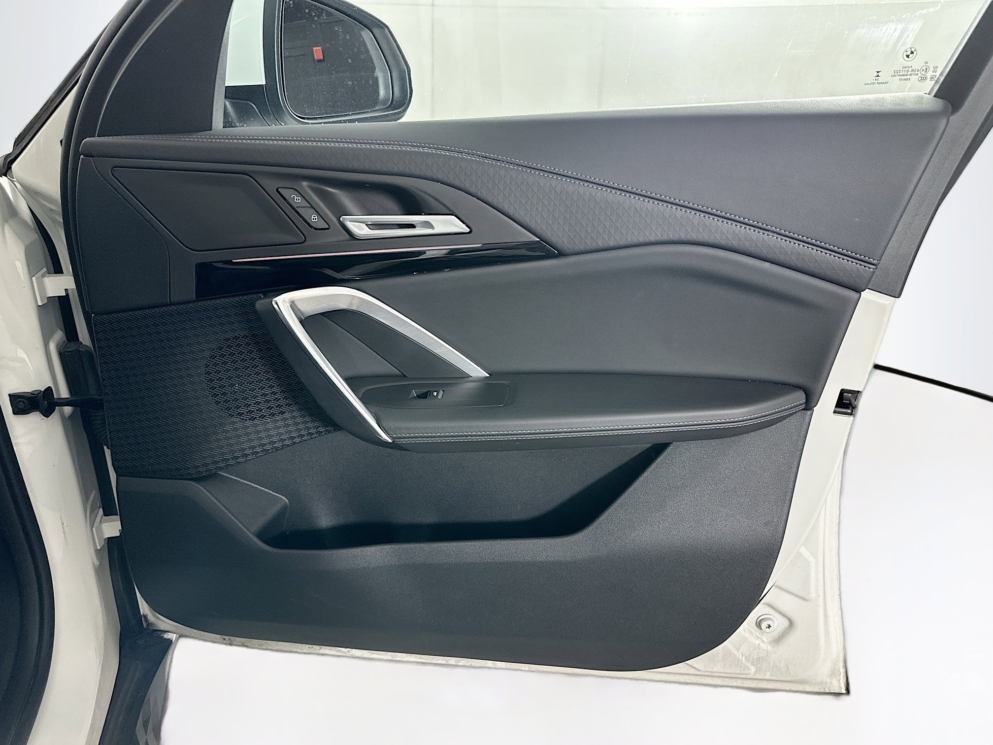 Used 2025 BMW X2 xDrive28i image 32