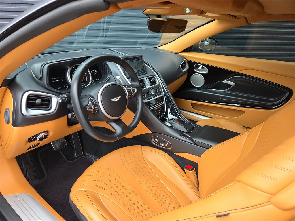 Used 2019 Aston Martin DB11 Volante image 4