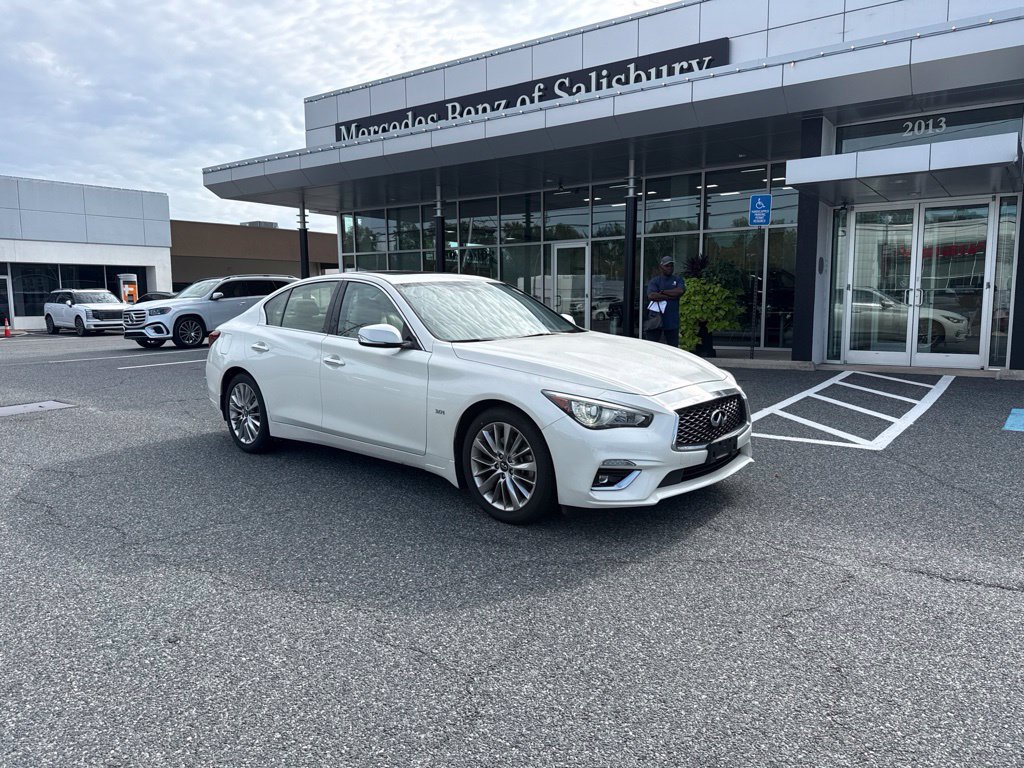 Used 2019 INFINITI Q50 Luxe w/ Essential Package (3.0T Luxe) AWD/4WD image 3