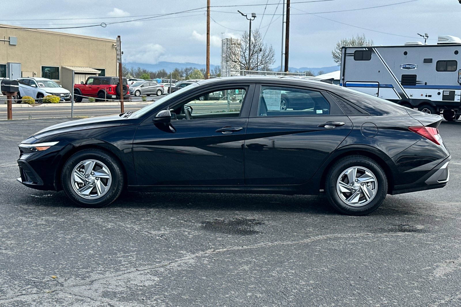 Certified 2024 Hyundai Elantra SE FWD image 7