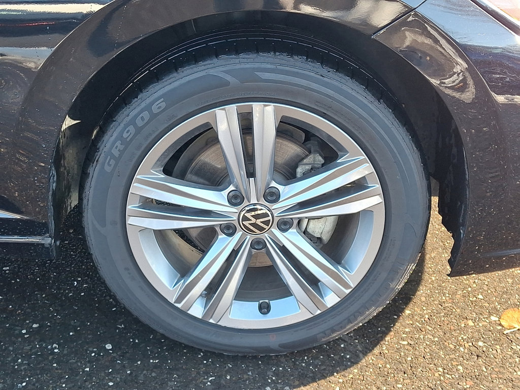 Used 2024 Volkswagen Jetta SE image 9