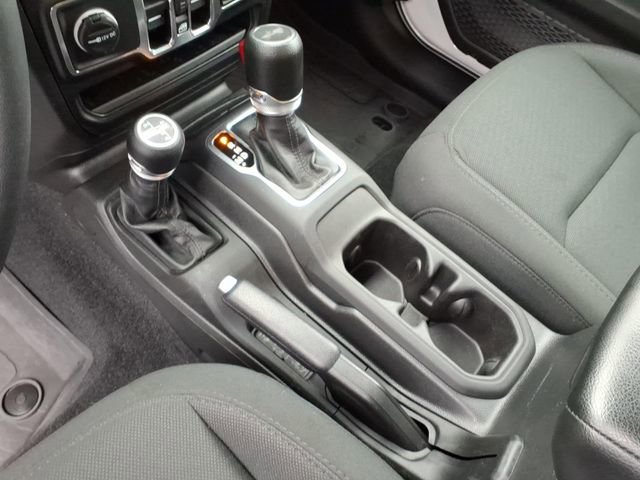 Used 2023 Jeep Wrangler Unlimited w/ Sun & Screen Package image 22