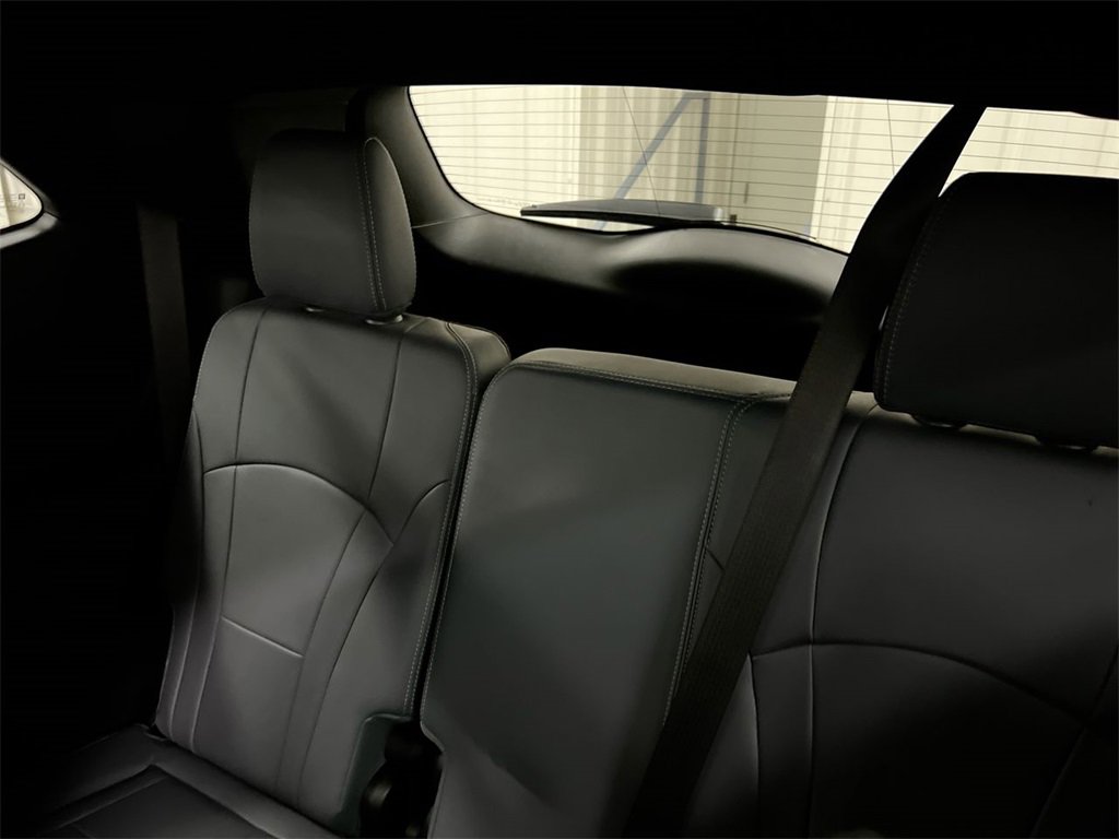 Used 2023 Buick Enclave Essence w/ Experience Buick Package image 30
