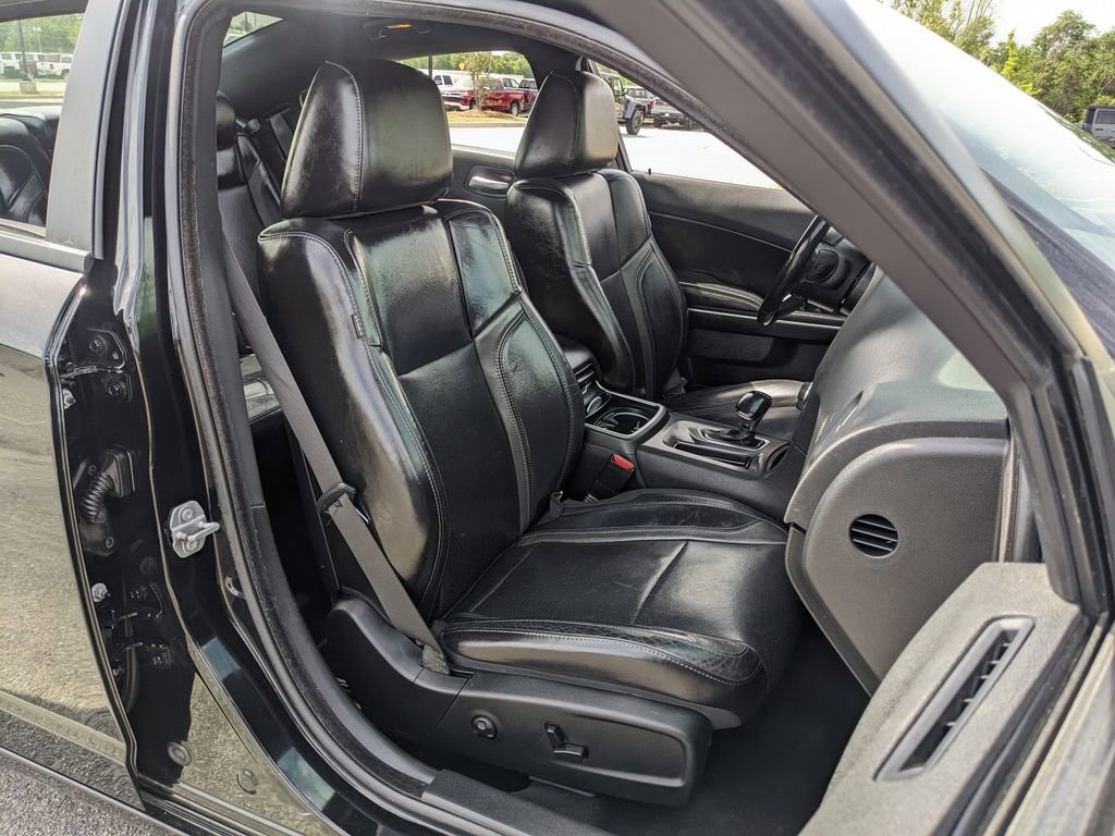 Used 2020 Dodge Charger SXT w/ Leather Interior Group image 40