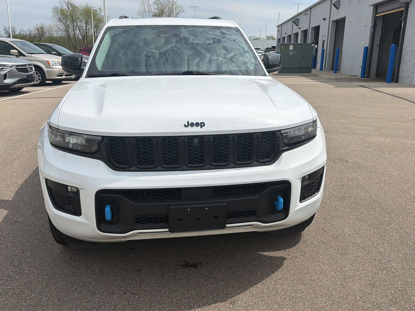 Used 2023 Jeep Grand Cherokee 30th Anniversary AWD/4WD image 8