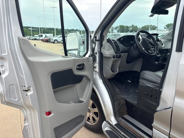 Used 2016 Ford Transit 150 148 Low Roof w/ Exterior Upgrade Package RWD image 9