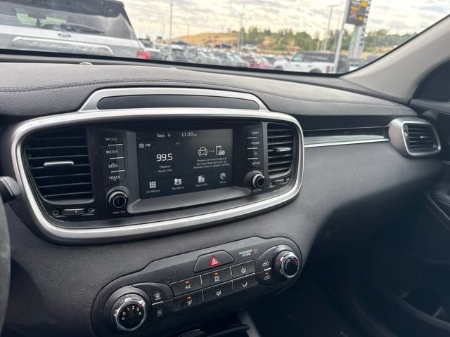 Used 2020 Kia Sorento LX AWD/4WD image 16