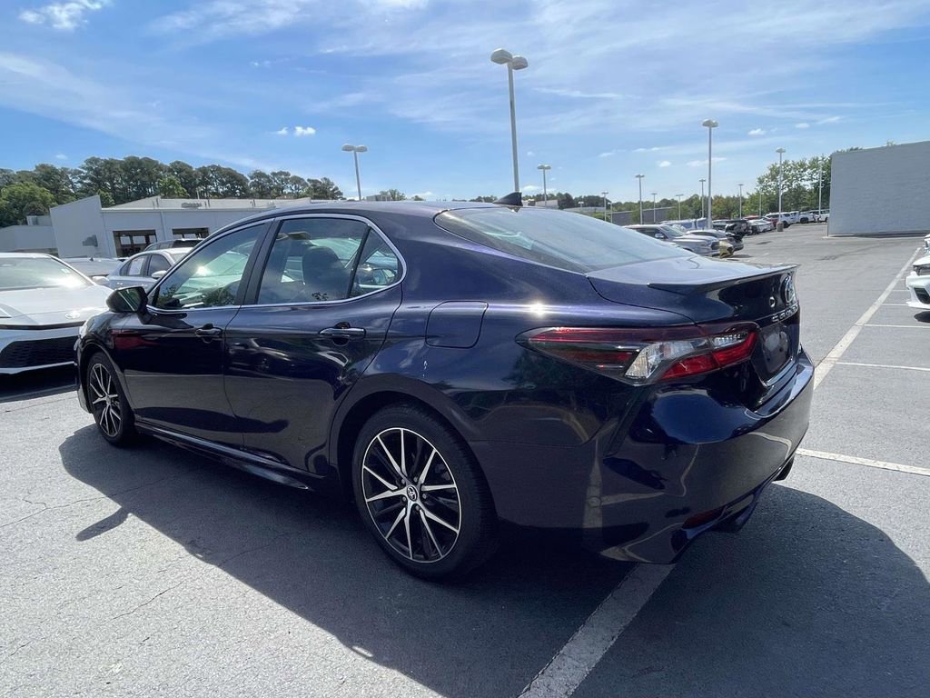Used 2022 Toyota Camry SE w/ Convenience Package FWD image 10