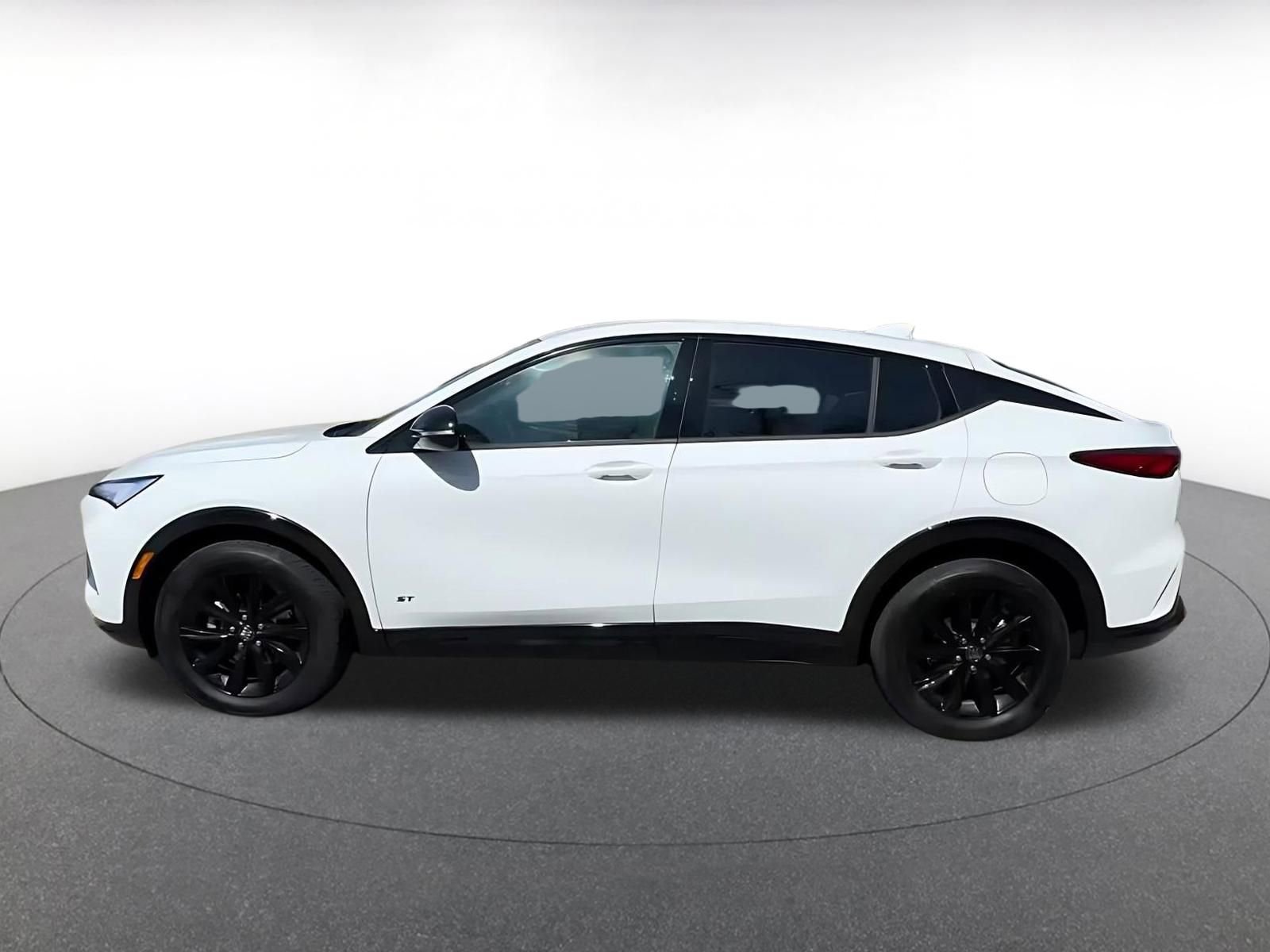 Used 2025 Buick Envista Sport Touring image 9