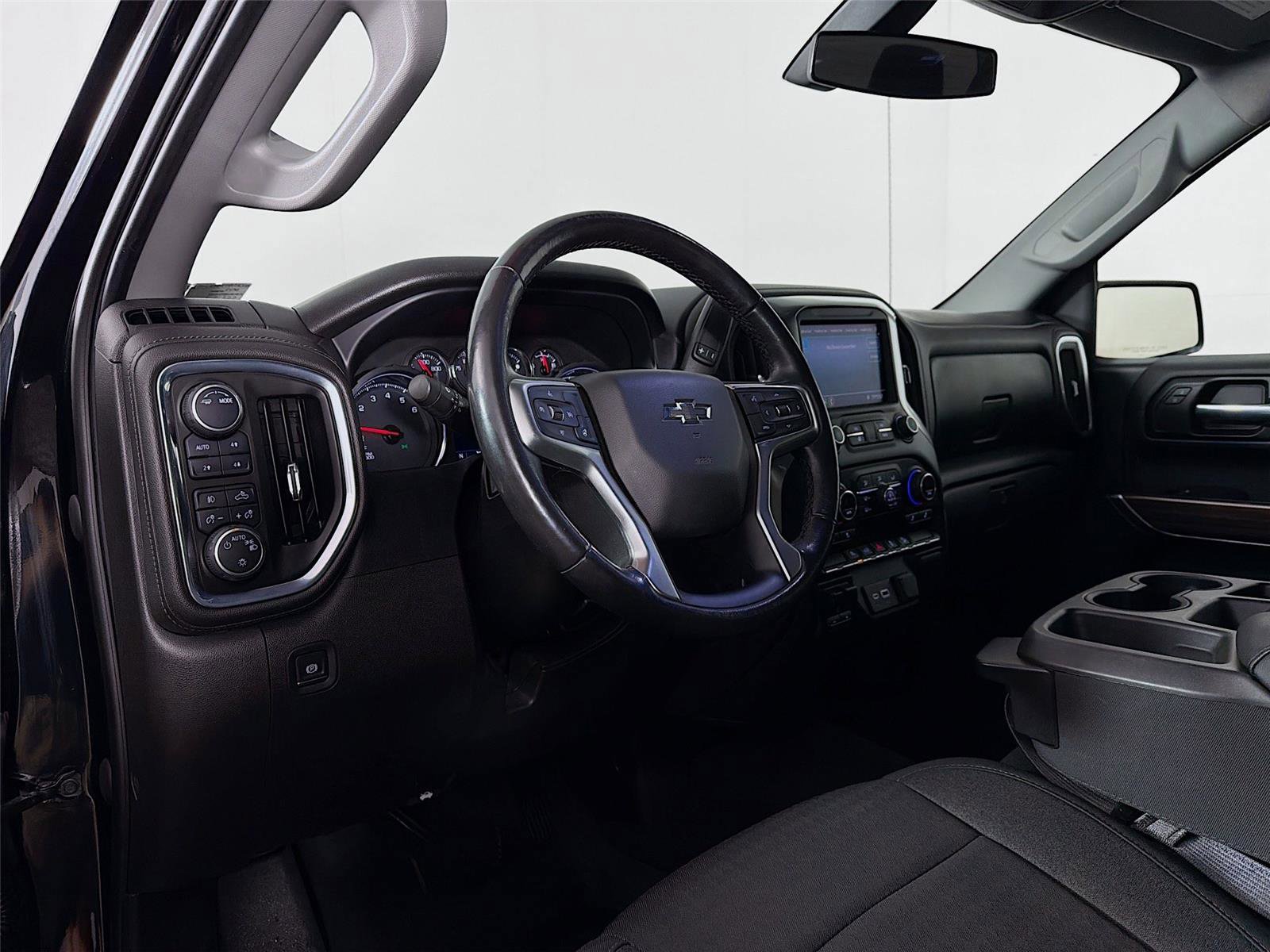 Used 2020 Chevrolet Silverado 1500 RST w/ True North Edition AWD/4WD image 9