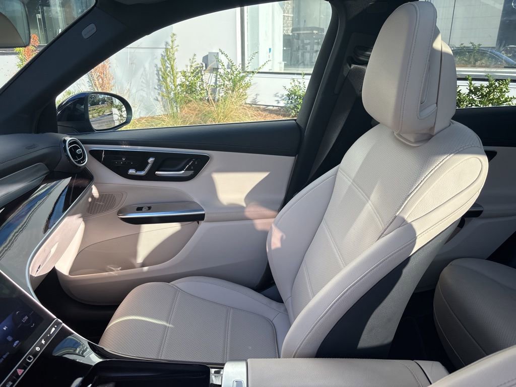 Used 2024 Mercedes-Benz GLC 300 image 45