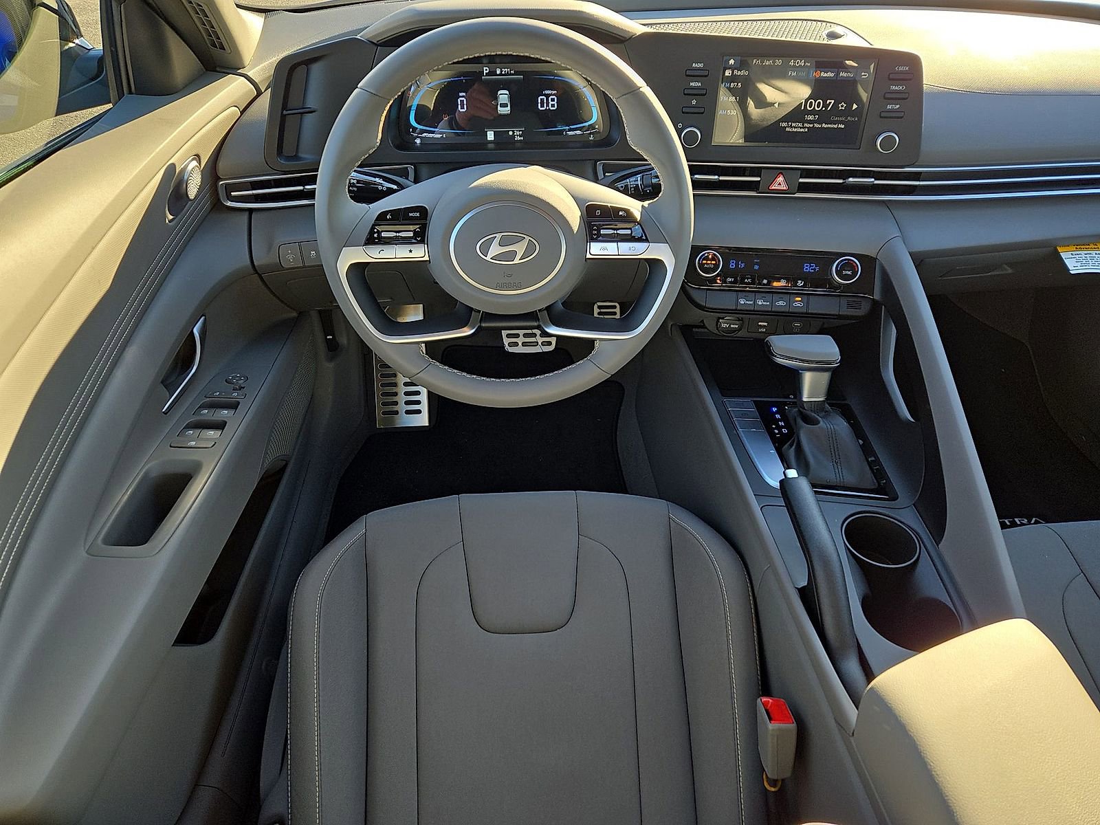 Used 2025 Hyundai Elantra Sport image 25