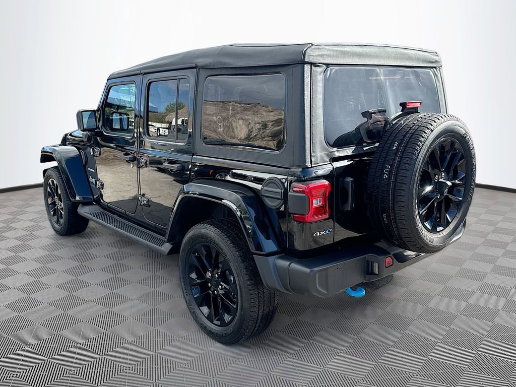 Used 2022 Jeep Wrangler Unlimited Sahara w/ Cold Weather Group image 8