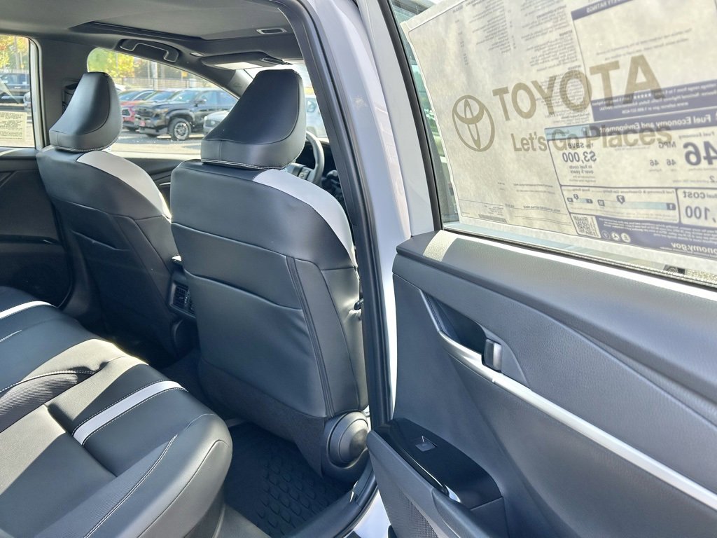 New 2026 Toyota Camry Hybrid image 13